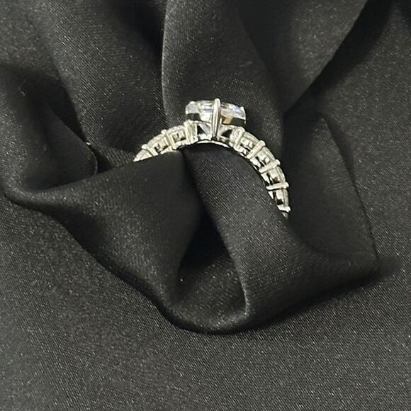 Marilyn Heart Ring Size6  Cubic Zirconia Elegant & Sparkling Jewelry for Women - Picture 7 of 10